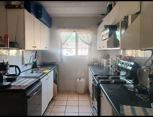 2 BEDROOM TOWNHOUSE FOR SALE IN GLENVISTA